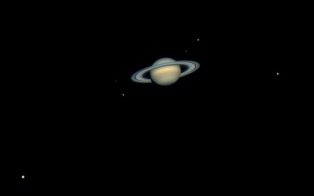 Saturno6luas1024De