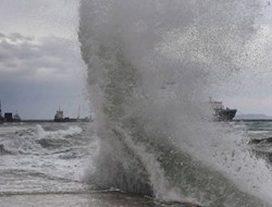 Με βροχές και θυελλώδεις Νοτιάδες η Κυριακή