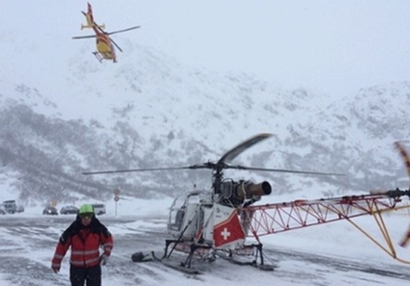 Ένας νεκρός και οκτώ τραυματίες από πτώσεις χιονοστιβάδων στην Ιταλία