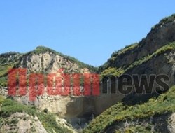 Ένα παράδοξο φαινόμενο στην Ηλεία: Πελώρια καμπάνα στο βουνό!