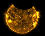 Bίντεο από τη NASA: Σπάνια διπλή έκλειψη ηλίου