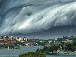 Αυστραλία: Σύννεφο ''τέρας'' καταπίνει το Σίδνεϊ