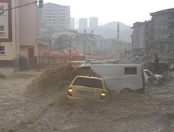 Πλημμύρες έπνιξαν την Άγκυρα