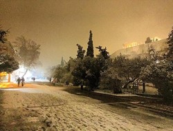 Ο χιονιάς έφτασε και στην Αθήνα
