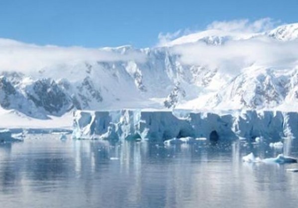 Ανταρκτική: Με ρυθμούς ρεκόρ λιώνουν οι παγετώνες - Χάνουν έως και 7 μέτρα ύψος τον χρόνο