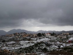 Στα λευκά ντύθηκαν περιοχές της Κρήτης