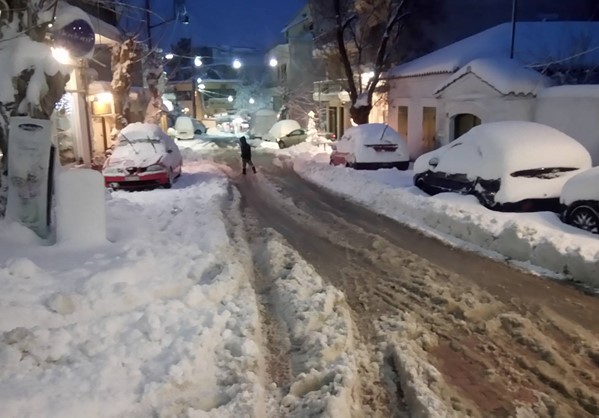 Πρωτοχρονιάτικος χιονιάς εν εξελίξει…