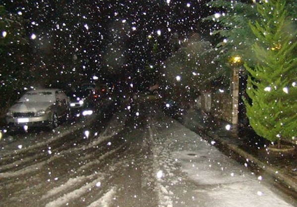 Χιονοπτώσεις απόψε στα Βόρεια προάστια των Αθηνών