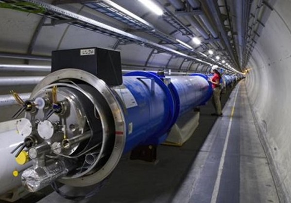 Οι συγκρούσεις των σωματιδίων στο CERN θα μετατραπούν σε μουσική για πιάνο!