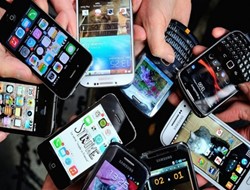 Οι έφηβοι αντικαθιστούν τα ναρκωτικά με τα έξυπνα τηλέφωνα
