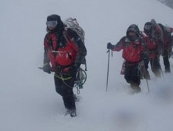 Eυρυτανία: Περπάτησαν 25 χιλ στα χιόνια να σώσουν οικογένεια