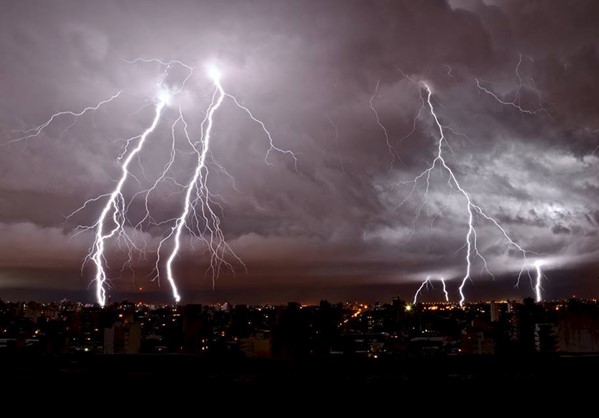 Επιστροφή με... καταιγίδες και χαλάζι