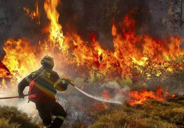 18.400.000 ευρώ προς τους δήμους για την αντιμετώπιση των δασικών πυρκαγιών.