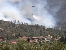 Εκτός ελέγχου η φωτιά στην Κύπρο