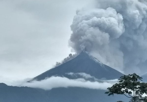 Έκρηξη ηφαιστείου στη Γουατεμάλα: Μεγάλη επιχείρηση για διασωθέντες