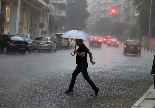 Ο καιρός τη Δευτέρα και την Τρίτη