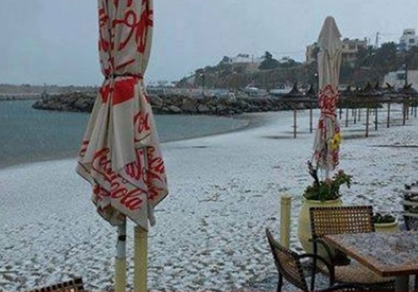 Κρήτη: Το χιόνι έφτασε στη... θάλασσα
