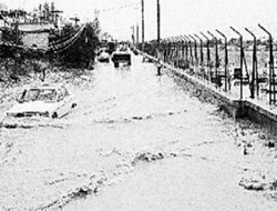 Η Αθήνα λύγισε στις πλημμύρες του 1977