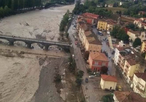 Μεγάλες πλημμύρες και ένας νεκρός στην Βόρεια Ιταλία