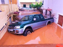 Τεράστιες καταστροφές στην Καλαμάτα (Εικόνες)