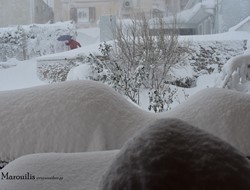 Η Ελλάδα θάφτηκε στο χιόνι - Κρίσιμη η κατάσταση