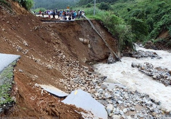 Φονικές βροχοπτώσεις πλήττουν την επαρχία Γκουιτζόου στην Κίνα