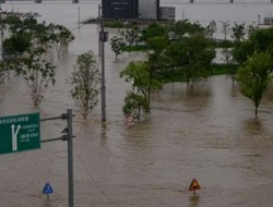Φονικές πλημμύρες στη Νότια Κορέα