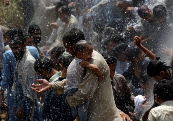 Δεκάδες νεκροί από τον καύσωνα στο Πακιστάν