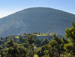 Πάρνηθα, το οικείο βουνό μια ανάσα από την Αθήνα