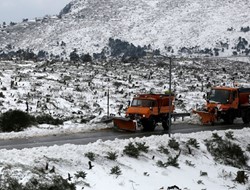 Προβλήματα στην Αττική από το χιονιά