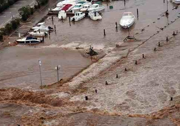 Καταρρακτώδεις βροχές στην Τουρκία