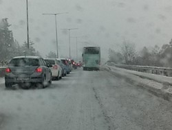 Σφοδρός χιονιάς στα Κεντρικά και Ανατολικά