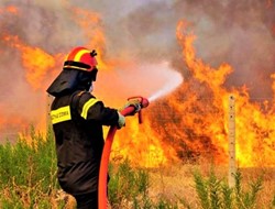 Φωτιά ξέσπασε σε Ρέθυμνο και Μυτιλήνη