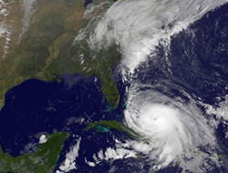 Ο τυφώνας Χοακίν σαρώνει τις Μπαχάμες