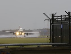 Προσγείωση θρίλερ στο αεροδρόμιο Σίπχολ