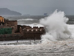 Στο Επίκεντρο Του Κυκλώνα Κρήτη, Δωδεκάνησα, Κύπρος