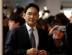 Γιατί κινδυνεύει το μεγάλο αφεντικό της Samsung