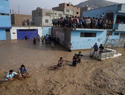 Σαρωτικές πλημμύρες που θυμίζουν Ελ Νίνιο στο Περού