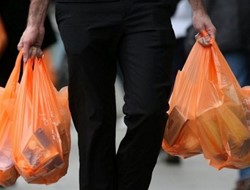 Οικολογική «βόμβα»: 440 σακούλες το χρόνο χρησιμοποιεί κάθε Έλληνας